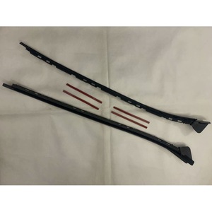 Tiras de Sellado Laterales para Parabrisas de Mercedes-Benz 212, 2126902582 2126902682, Repuestos Izquierdo y Derecho - Product Image 1