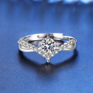Raffinato <span class=keywords><strong>Anello</strong></span> Moissanite Infinity Twist con Corona a V, Fascia Regolabile in Argento Sterling per Gioielleria Femminile - Product Image 3