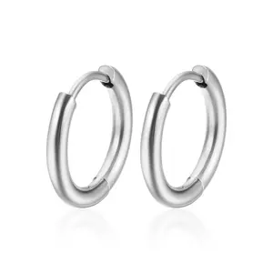 Hooggepolijst Roestvrij Staal 1.6Mm 14G Oorbellen Kleurrijke Effen Dagelijkse Huggie Oorringen Voor Man Vrouwen Unisex Sieraden