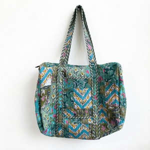 Bolso Tote Acolchado de Felpa, Gran Capacidad, Bolso de Hombro con Cierre de Cremallera, Diseño Floral Suave para Viajes Diarios - Product Image 1