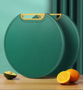 Planche à découper carrée en plastique antidérapante double face pour la cuisine, avec fonction de récupération des résidus - Product Image 1