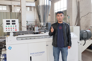 Linha de máquina de fabricação de extrusão da misturadora da janela do pvc - Product Image 3