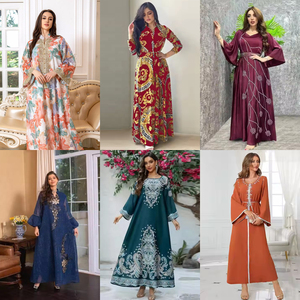 ชุดเดรสยาวพิมพ์ลายแฟชั่นสำหรับผู้หญิงมุสลิม คอวี แขนยาว เสื้อผ้าแบบดั้งเดิมของอาหรับและมาเลย์ เสื้อผ้าผู้หญิง - Product Image 2