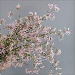 Fleur de glycine artificielle en soie faite à la main, branche tombante suspendue pour la décoration de la maison, de mariages, de la fête des Mères, de Noël et de fêtes. - Product Image 4