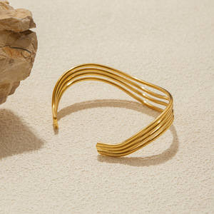 Bracelets en acier inoxydable poli plaqué or 18 carats, fins et ondulés, pour hommes et femmes, étanches, bracelets de mode - Product Image 2