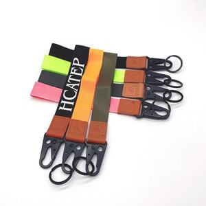 Lanière courte promotionnelle personnalisée en nylon tressé avec logo, porte-clés et boucle mousqueton, idéale pour l'escalade - Product Image 1
