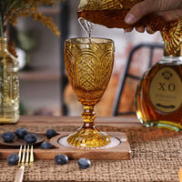 Verres à vin rétro de style européen de 10 onces, roses, à pied, avec motif en relief orné, gobelets à eau pour grands événements et restaurants de luxe