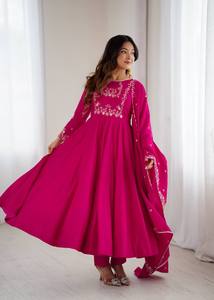 Robe Anarkali en soie Chanderi pure romaine, coupe évasée, avec pantalon et dupatta, pour femmes, disponible au meilleur prix - Product Image 5