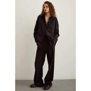 Chemise en popeline de coton noire pour femme, chemisier minimaliste à boutons pour tous les jours - Product Image 4