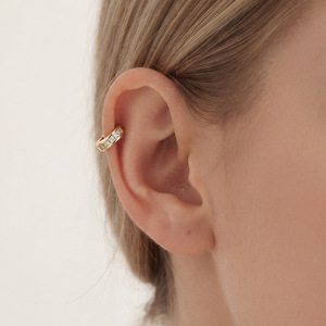 Boucles d'oreilles créoles rondes en or avec serti clos EKA-234 pour anniversaire - Product Image 1