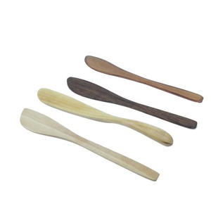 Spatule en gros <span class=keywords><strong>de</strong></span> crème <span class=keywords><strong>de</strong></span> beauté <span class=keywords><strong>de</strong></span> soin <span class=keywords><strong>de</strong></span> longue peau écologique mélangeant la spatule cosmétique en bois <span class=keywords><strong>de</strong></span> maquillage pour le masque facial - Product Image 1