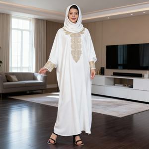Vestido Abaya Casual de Alta Calidad, Moderno y Modesto, con Estampado Metálico en Caliente, para Mujeres Musulmanas - Product Image 3