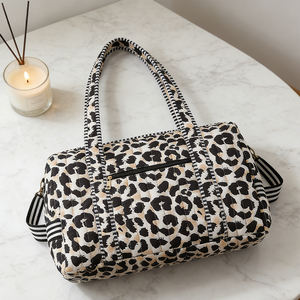 Sac de voyage matelassé en polyester à imprimé léopard, grande capacité, vente en gros - Product Image 4