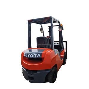 Chariot élévateur Toyota d'occasion 2,5 tonnes, moteur diesel, haute qualité, prix bas, chariot élévateur d'occasion testé et certifié, composants essentiels - Product Image 1