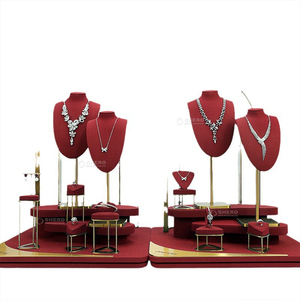 Elegante Expositor de Joyería de Metal, Soporte Personalizado de Microfibra Moderno para Aretes y Collares, Busto Negro para Exhibición de Joyas - Product Image 3