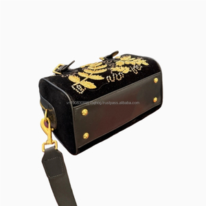 Sacs de soirée en velours vintage de luxe pour femmes, nouvelle conception de haute qualité, élégant, avec des perles brillantes, sac à main de fête tendance - Product Image 4