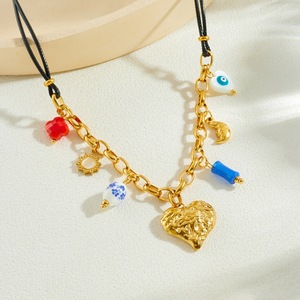 Fashionable Retro Gold Plated Heart Pendant Necklace Stainless Steel Chain Daily Wear - Product Image 2