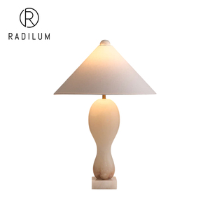 Lampe de table en albâtre moderne de luxe pour villa et hôtel, abat-jour en lin d'albâtre naturel, LED E26, vente en gros d'usine, export, lampe de table Seraph - Product Image 1