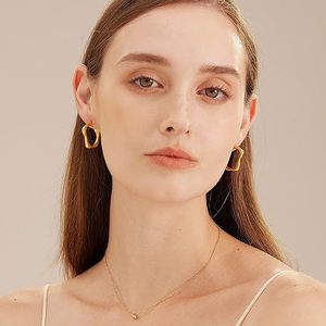 Boucles d'oreilles créoles géométriques en forme de C plaquées or avec incrustation de perles pour femmes, à porter au quotidien - Product Image 3
