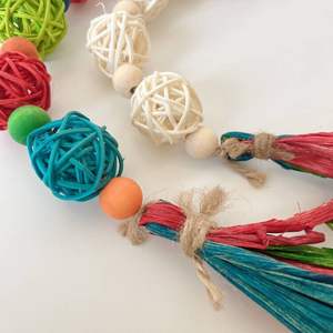 Красочная игрушка из ротанга для жевания листьев кукурузы - Product Image 4