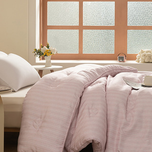 Couette d'hiver épaisse Duoximeimiankang 229x230cm en polyester et coton, unie, rectangulaire, pour toutes les saisons, avec cœur en fibres chaudes - Product Image 1