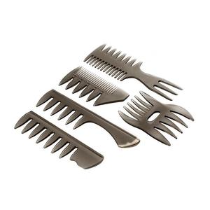 Peine de plástico de dientes anchos para hombre, estilo retro, para peinados con efecto deslizante hacia atrás, ideal para salones y barberías. - Product Image 3