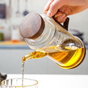 Distributeur d'huile en verre borosilicate avec poignée en bois et échelle graduée, bouteille d'huile en verre résistant à la chaleur pour cuisine, huile et <span class=keywords><strong>vinaigre</strong></span> - Product Image 2