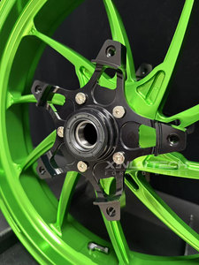 ล้อรถมอเตอร์ไซค์ XINLAI สีเขียวนีออนแบบกำหนดเอง ขอบ 17 นิ้ว สำหรับ Kawasaki Ninja H2 - Product Image 3