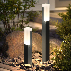 Lampe de jardin carrée Chip Yi en aluminium IP65, éclairage extérieur moderne et minimaliste pour pelouse et cour - Product Image 1