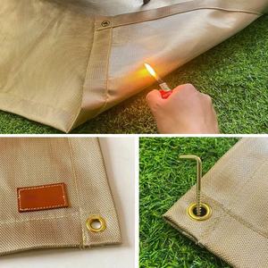 Couverture ignifuge extérieure en fibre de verre 80x80cm, tapis isolant thermique et retardateur de flamme pour pique-nique, barbecue, camping et utilisation au feu - Product Image 4