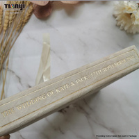 Boîte cadeau personnalisée en papier texturé spécial, style livre, avec fermeture à ruban, logo estampé à l'or, pour les faveurs de mariage, les invitations, l'emballage