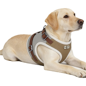 Arnés para Perros Sin Tirones, Ajustable, Acolchado y Suave, Chaleco para Mascotas Sin Estrangulamiento con Mango de Fácil Control para Perros Grandes - Product Image 2