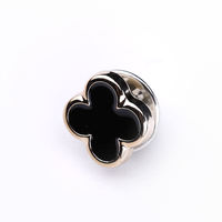 Bijoux personnalisés broches classiques en métal feuille de quatre trèfles