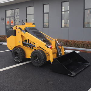Livraison Gratuite INFRONT Mini-chargeuse compacte hydraulique multifonction 1 tonne (1000 kg) avec moteur et godet étroit de 820 mm YFE-1000PRO pour VTT - Product Image 3