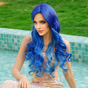 Perruque de cosplay <span class=keywords><strong>sirène</strong></span> longue et bouclée dégradé bleu glace pour le commerce extérieur Europe et Amérique MW9098-2 - Product Image 5