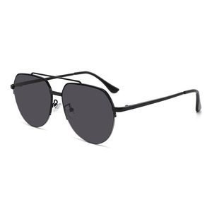 Gafas de Sol Metálicas Extra Grandes Conchen, Montura Negra, Lentes de PC con Protección UV400, Unisex, para Viajes, Conducción y Moda - Product Image 3