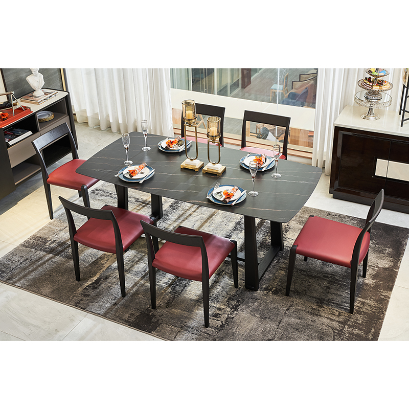 Современный обеденный стул из красной кожи с деревянной основой для ресторана