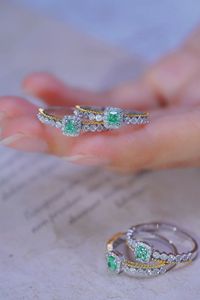 Bagues de fiançailles Xinfly en or blanc et jaune 18 carats avec diamant vert taille coussin 0,45 ct - Product Image 2