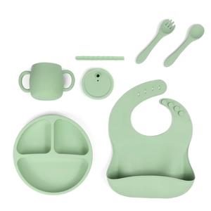 Nouveautés Kit d'Alimentation pour Bébé en Silicone Personnalisé sans BPA Incluant Bavoir pour Bébé Assiettes pour Tout-Petits Bols et Tasse d'Apprentissage en Silicone - Product Image 5