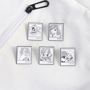 Anime <span class=keywords><strong>Nana</strong></span> Épingles en émail sur sac à dos Cute Things Accessoires pour bijoux Manga japonais Broches cadeau Insigne de revers - Product Image 3