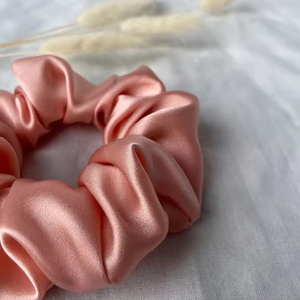 Шелковая резинка для волос Bandeau с индивидуальным логотипом, средний размер, 100% натуральный шелк тутового шелкопряда, эластичная резинка для волос - Product Image 5