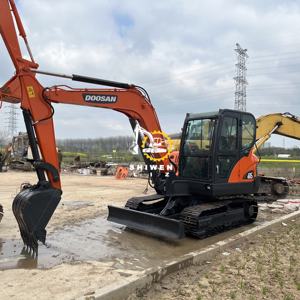Excavadora Hidráulica Usada Original Coreana de Alta Calidad DOOSAN 60, Precio Económico, Dh60 Roja, Buen Estado - Product Image 6