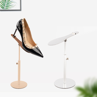 Offre Spéciale acier inoxydable titane or métal chaussures présentoir magasin de chaussures sandales affichage chaussures présentoir support