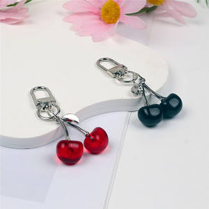 Porte-clés cerise rouge tendance à prix abordable, breloque <span class=keywords><strong>de</strong></span> sac, pendentif, accessoire <span class=keywords><strong>de</strong></span> bijouterie pour <span class=keywords><strong>femme</strong></span>, porte-clés cerise pour sac <span class=keywords><strong>de</strong></span> voiture, idéal pour les cadeaux d'anniversaire - Product Image 4