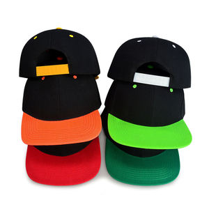 Gorra de Béisbol Snapback Lisa de 6 Paneles 100% Acrílico al por Mayor, Estilo Urbano Hip Hop, Ajustable para las Cuatro Estaciones - Product Image 1