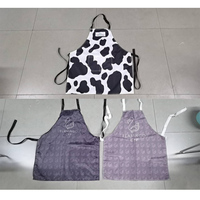 Tabliers personnalisés avec logo et couleur sur mesure, tablier rose en polyester imperméable pour serveurs, enfants, salons de coiffure et cuisine