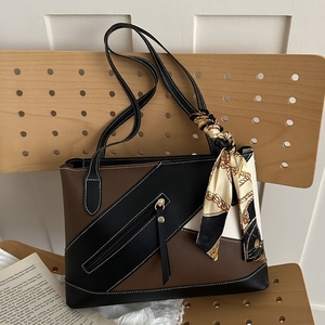 <span class=keywords><strong>Sac</strong></span> fourre-tout color block <span class=keywords><strong>pour</strong></span> <span class=keywords><strong>femme</strong></span>, <span class=keywords><strong>grand</strong></span> <span class=keywords><strong>sac</strong></span> à main en cuir PU avec foulard en soie, <span class=keywords><strong>sac</strong></span> à bandoulière décontracté <span class=keywords><strong>pour</strong></span> le bureau - Product Image 3