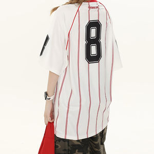 Camiseta Deportiva Informal Unisex de Manga Corta con Estampado de Letras a Rayas Vintage - Product Image 1