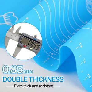 Tapis de cuisson en silicone LA Free, antiadhésif, avec mesures pour étaler la pâte à tarte et autres pâtes - Product Image 3