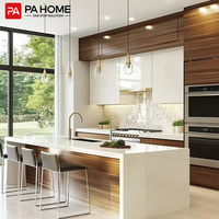 Ensemble d'armoires de cuisine modernes de luxe PA, design modulaire personnalisable pour villa et hôtel